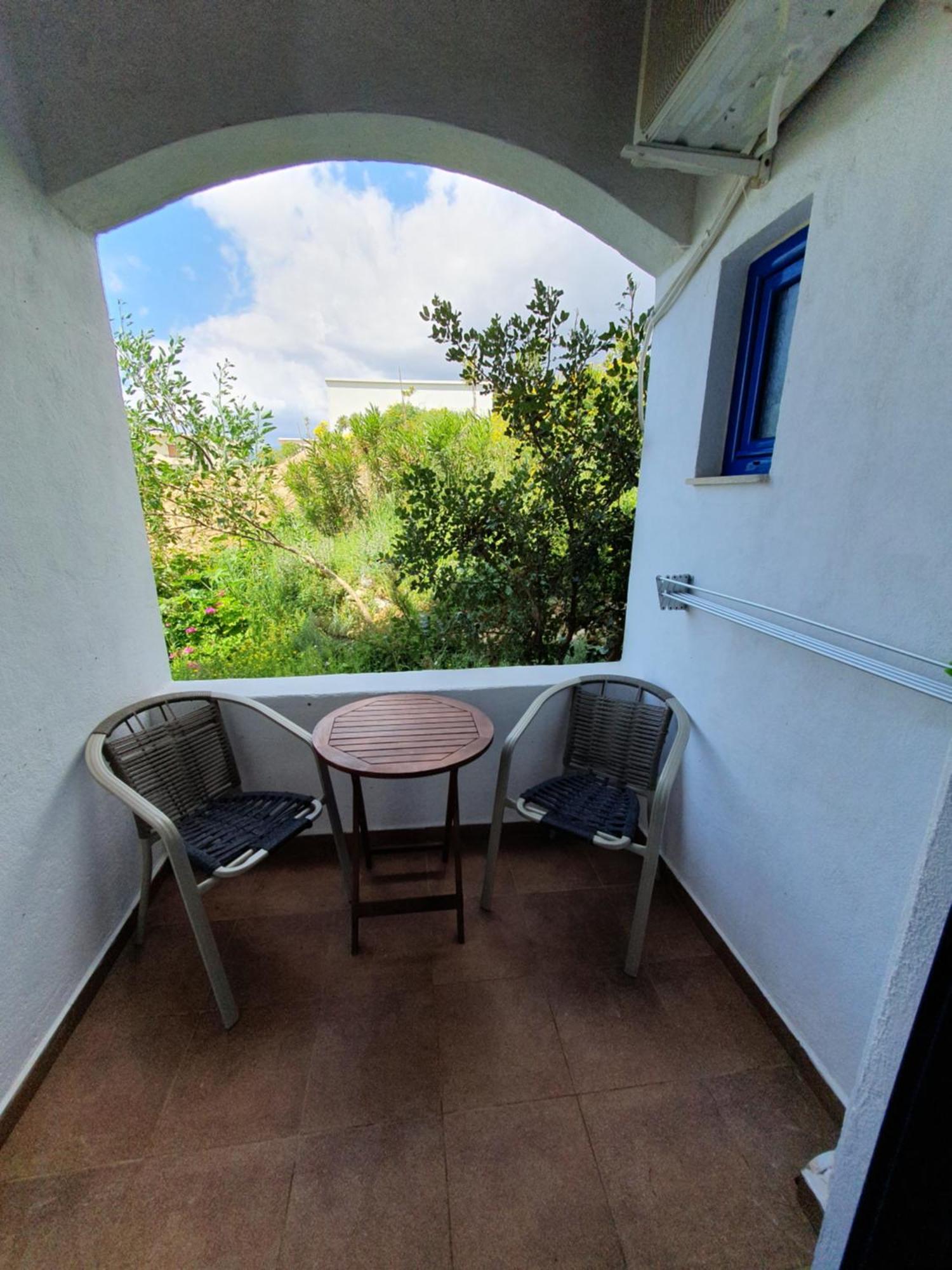 Babis & Popi Rooms And Studios Frangokastello Exterior foto